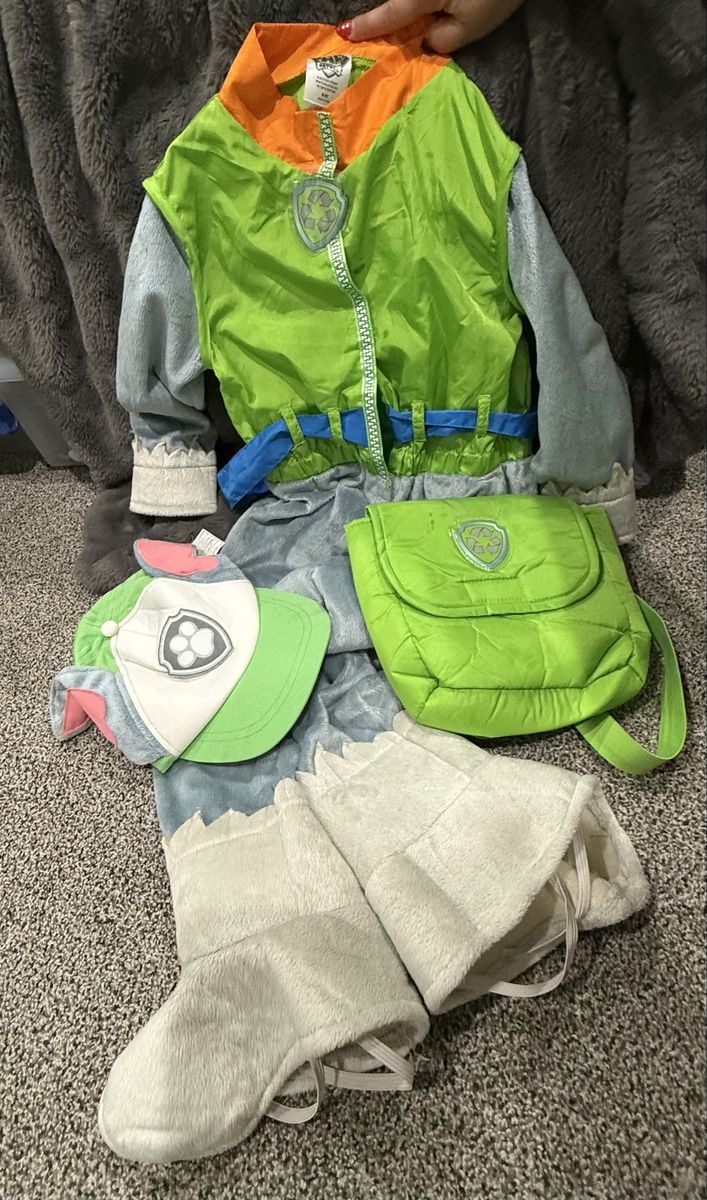 Rubbles Paw Patrol Halloween Costume Kids Size 5-6T with Hat, Backpack, and Boot Covers