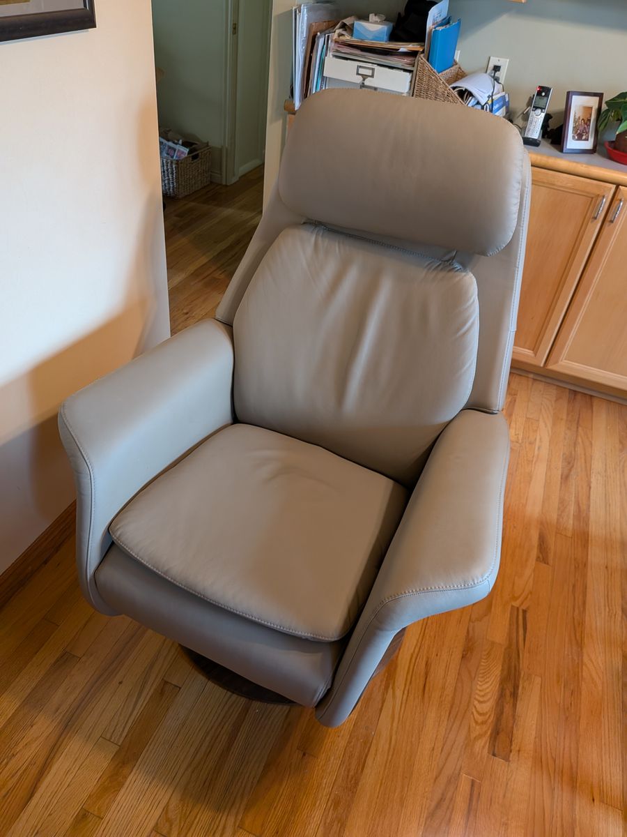 Stressless Powered Recliner