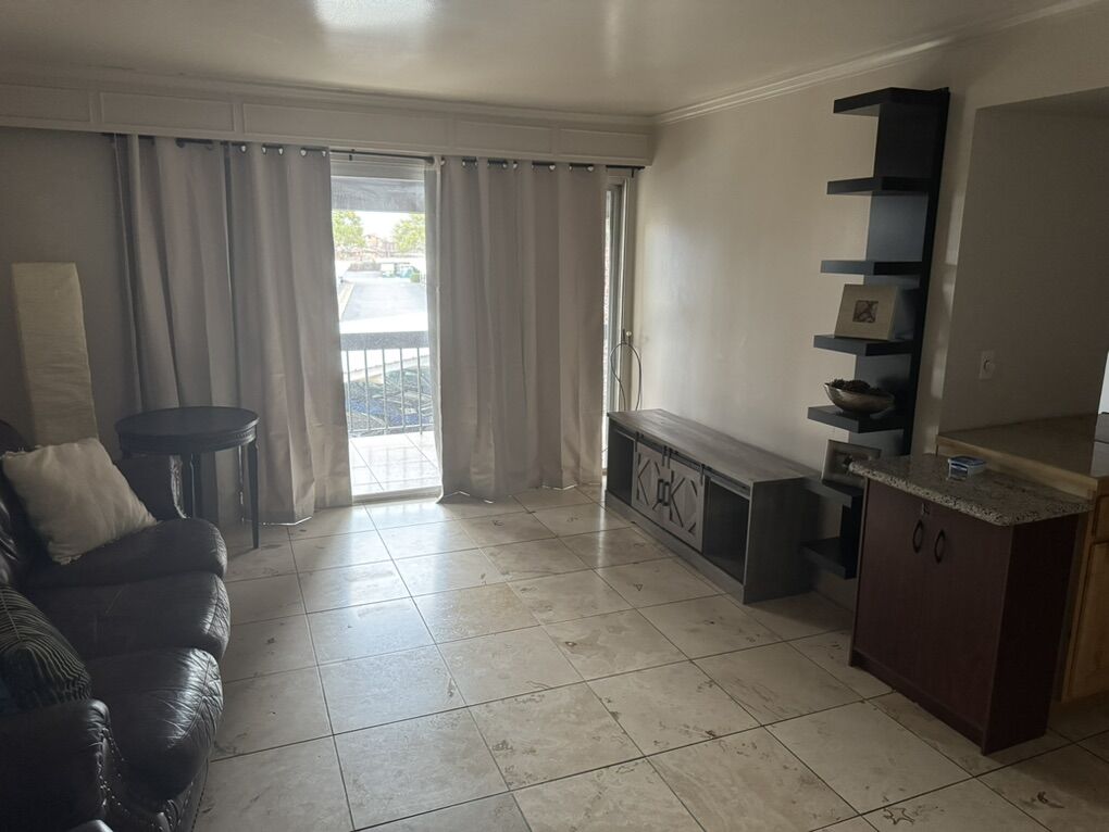 Private Room for rent- avaIlable asap