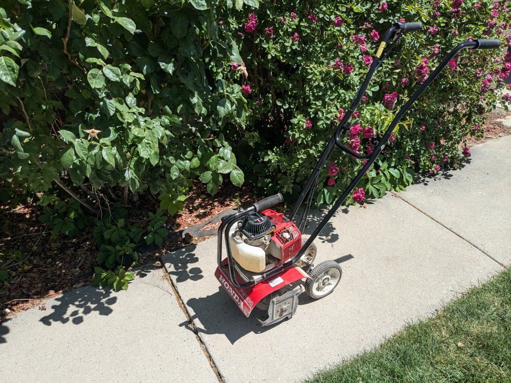 Honda tiller Mantis 4 stroke rototiller