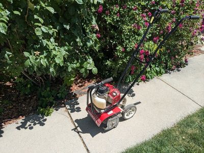 Honda tiller Mantis 4 stroke rototiller