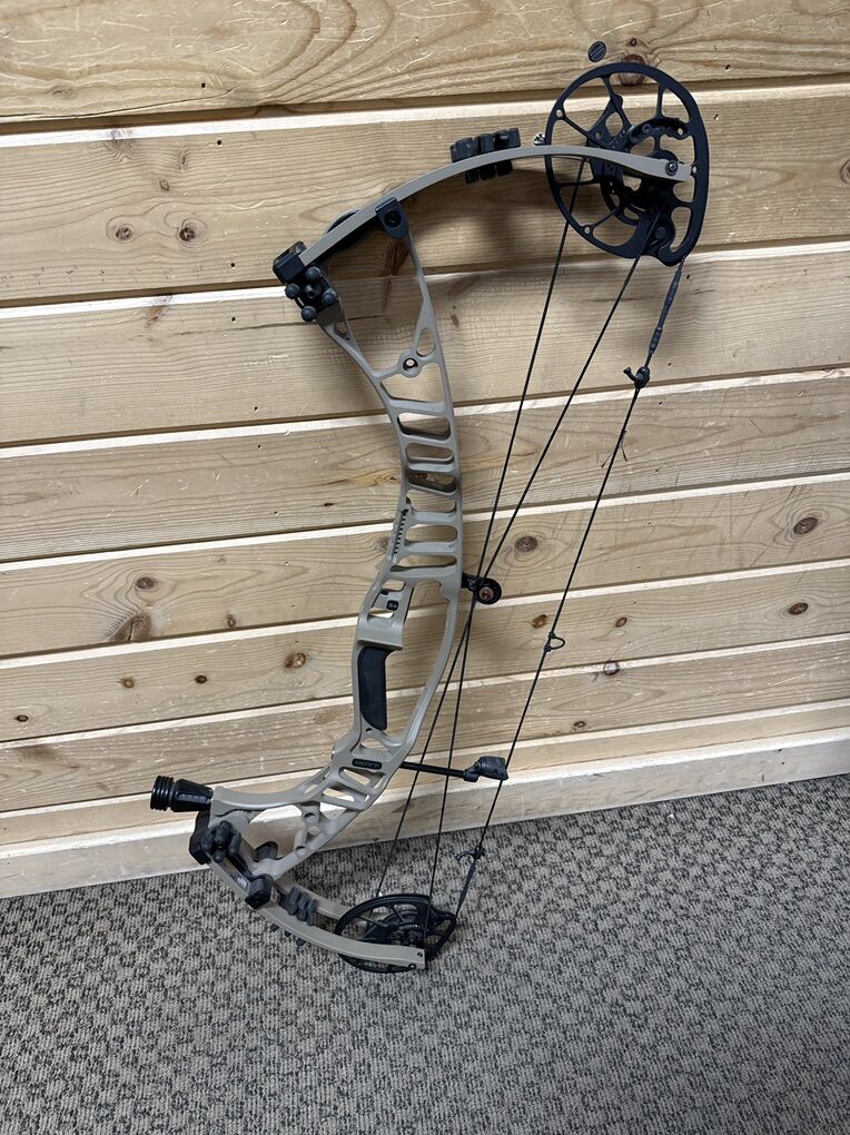 Hoyt Vtm 34 60lb-70lbs 30in Buckskin