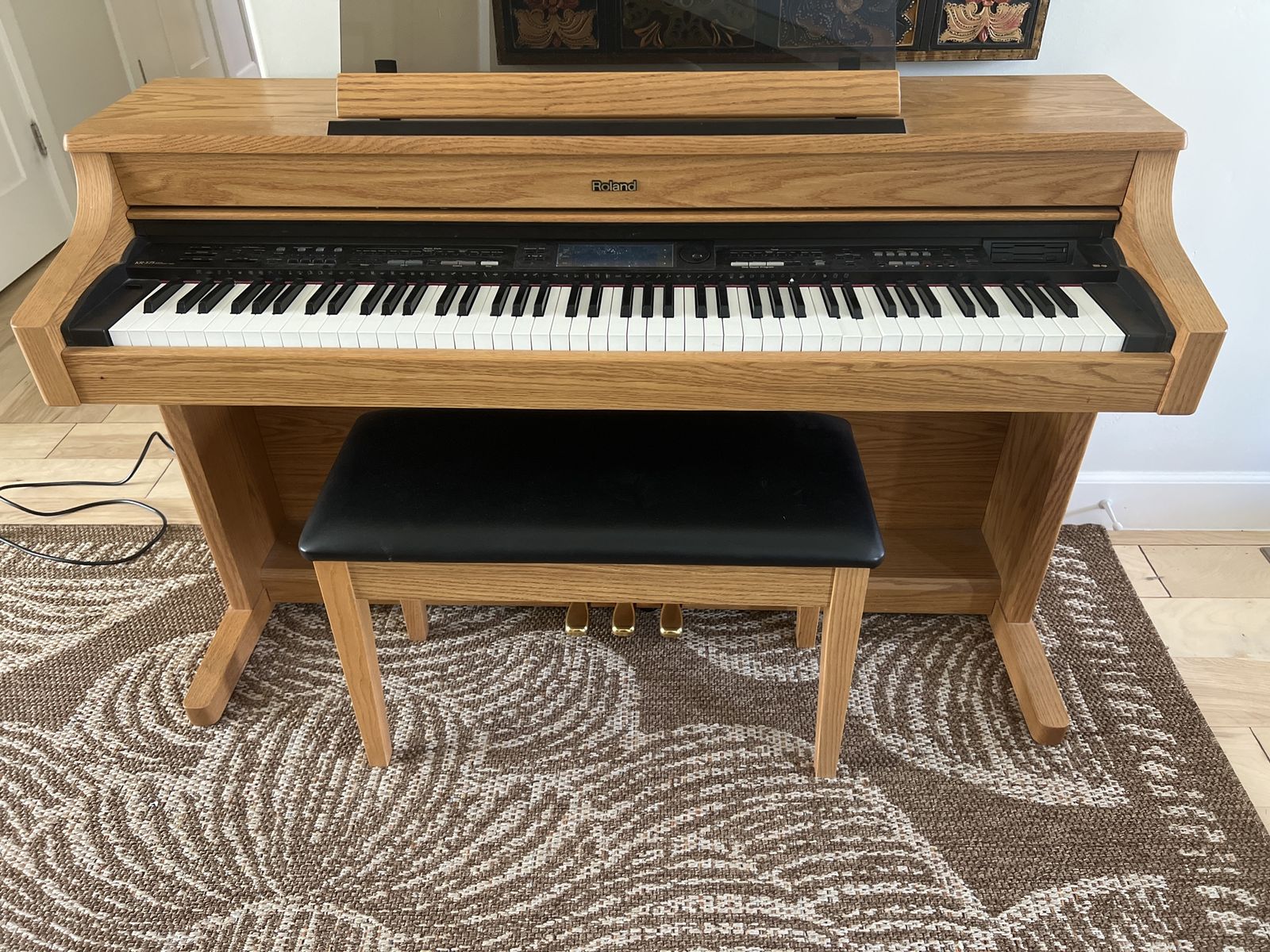 Roland KR-575 digital piano