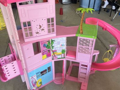 Barbie dream house