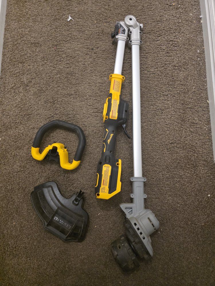 DeWalt 20V MAX 14in. Brushless Cordless Battery Powered Foldable String Trimmer (Tool Only)