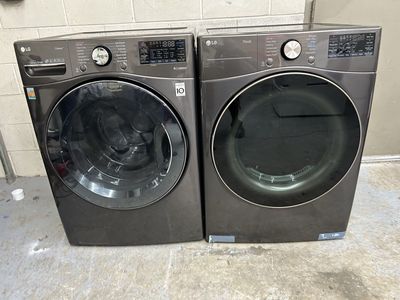 Beautiful Lg washer and gas dryer