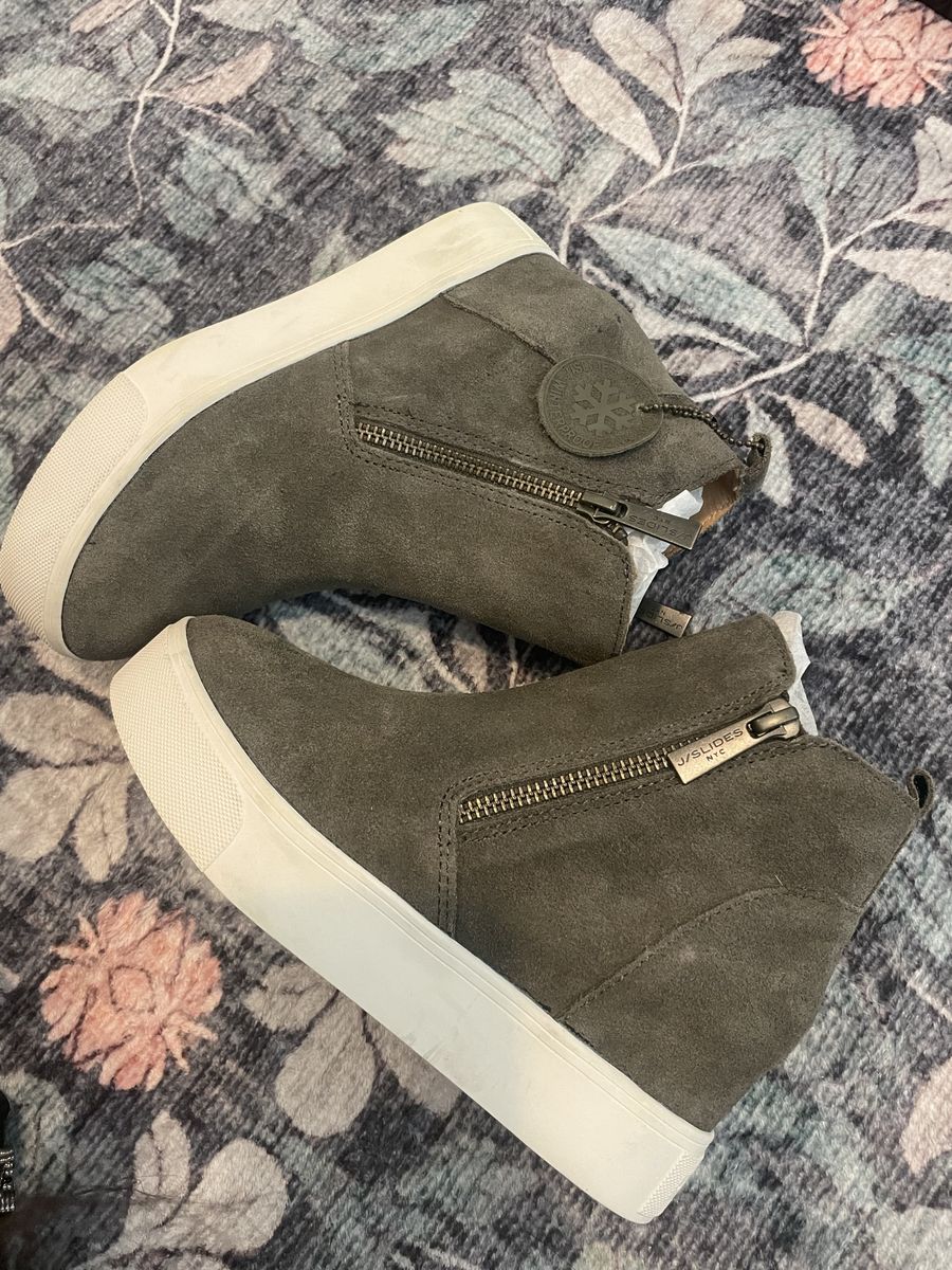 New J slides nyc platform sneakers
