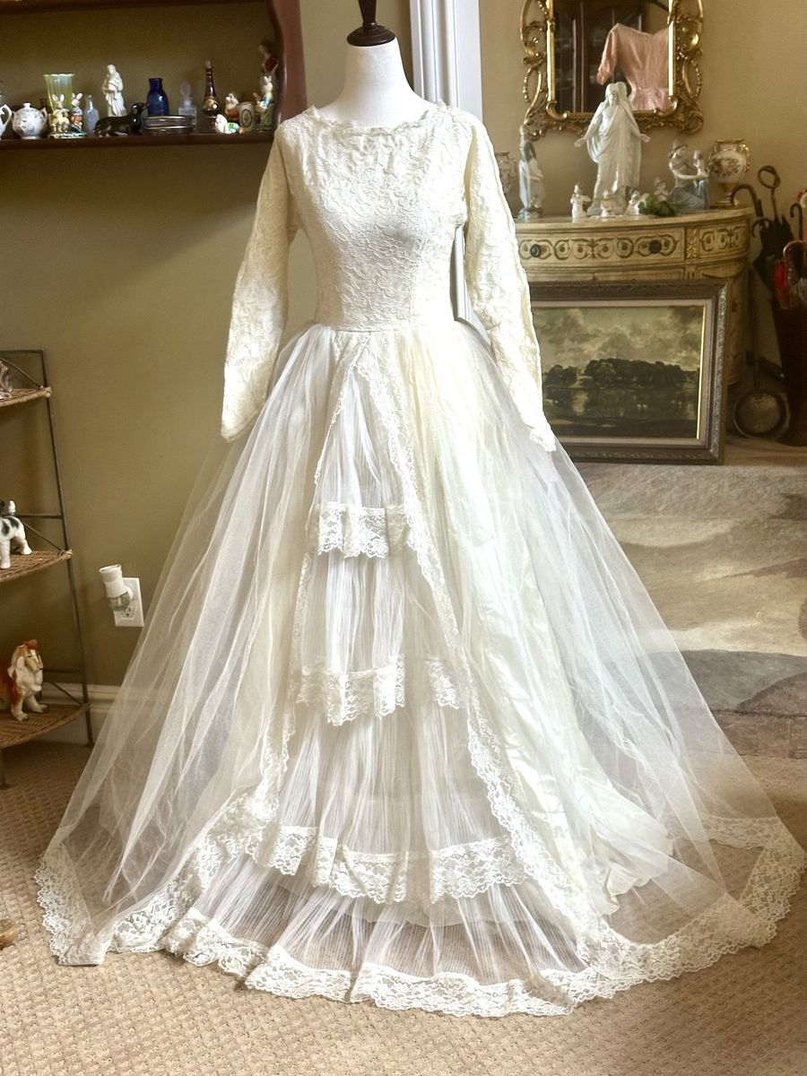 Vintage Ivory Lace Long Sleeve Wedding Dress with Full Tulle Skirt & Ruffles