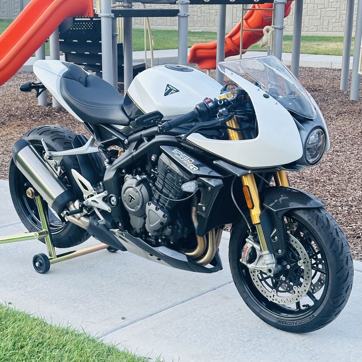 2022 Triumph Speed Triple 1200 RR