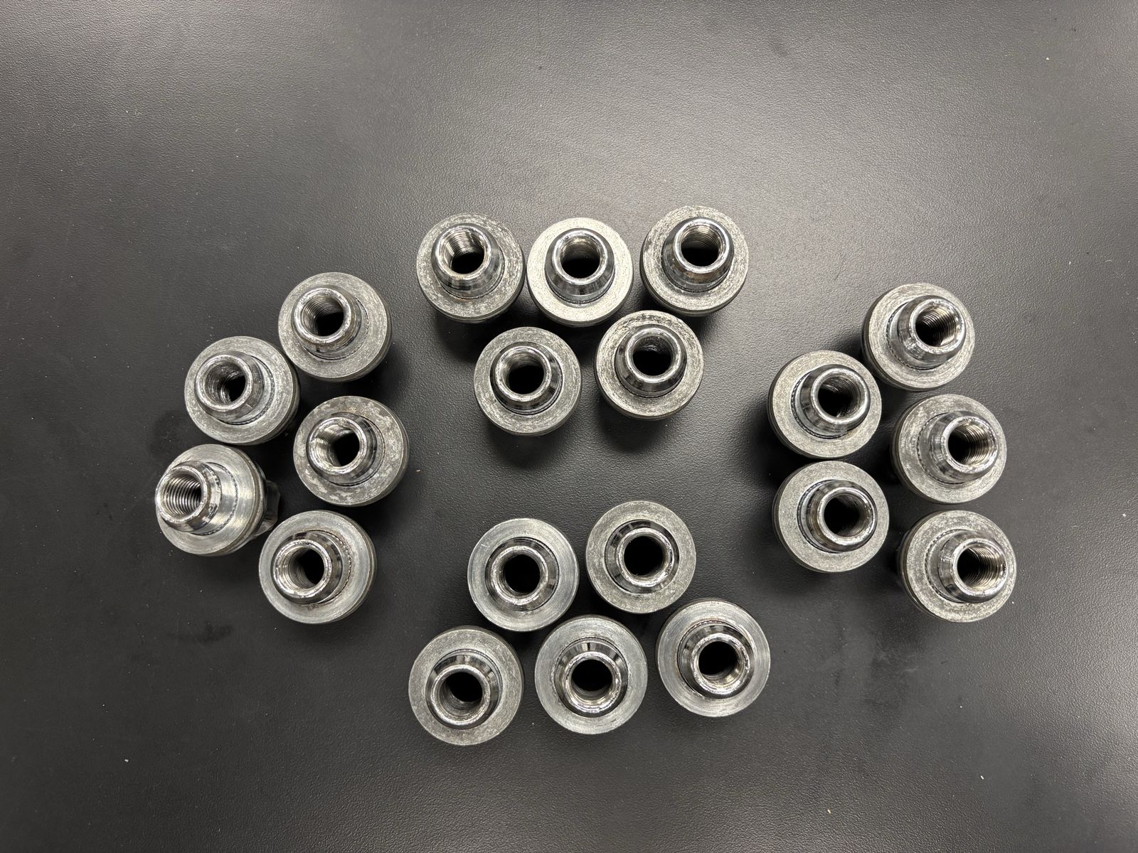 20 TOYOTA Tundra Lexus LX470 LX570 Lug Nuts
