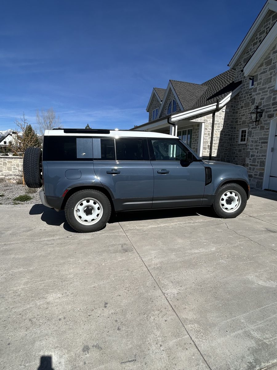 2024 Land Rover Defender 110 P300 S