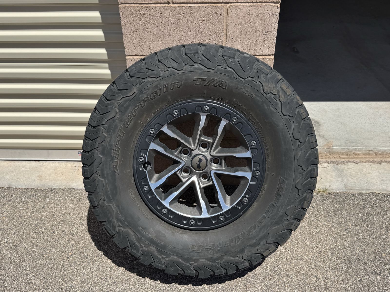 5   315 / 70 R17 Jeep 392 tires and wheels