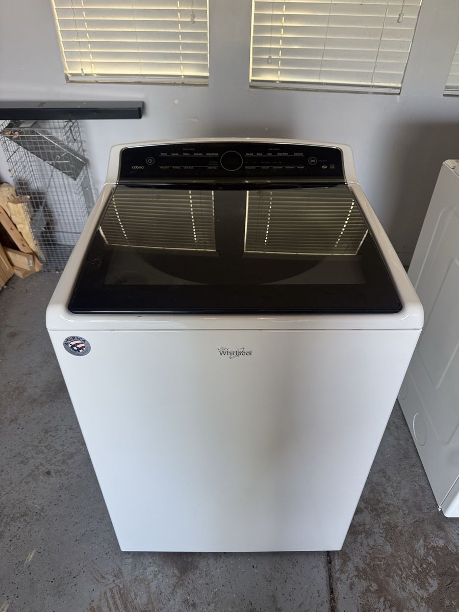 Whirlpool Cabrio High-Efficiency Washer & Dryer Set – Excellent Condition