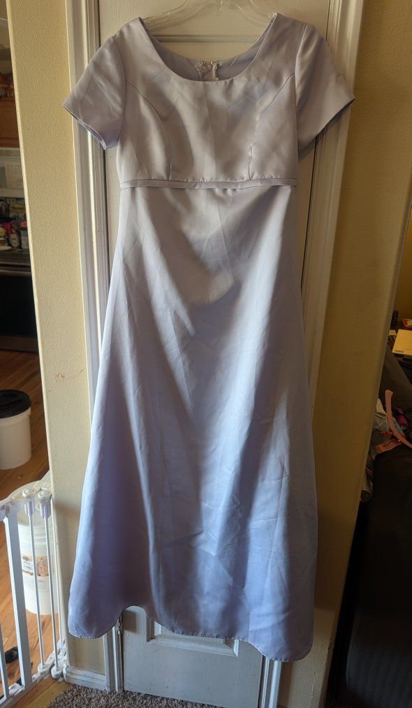 Light Purple Formal Dress Size 14 Short Sleeve Button Back