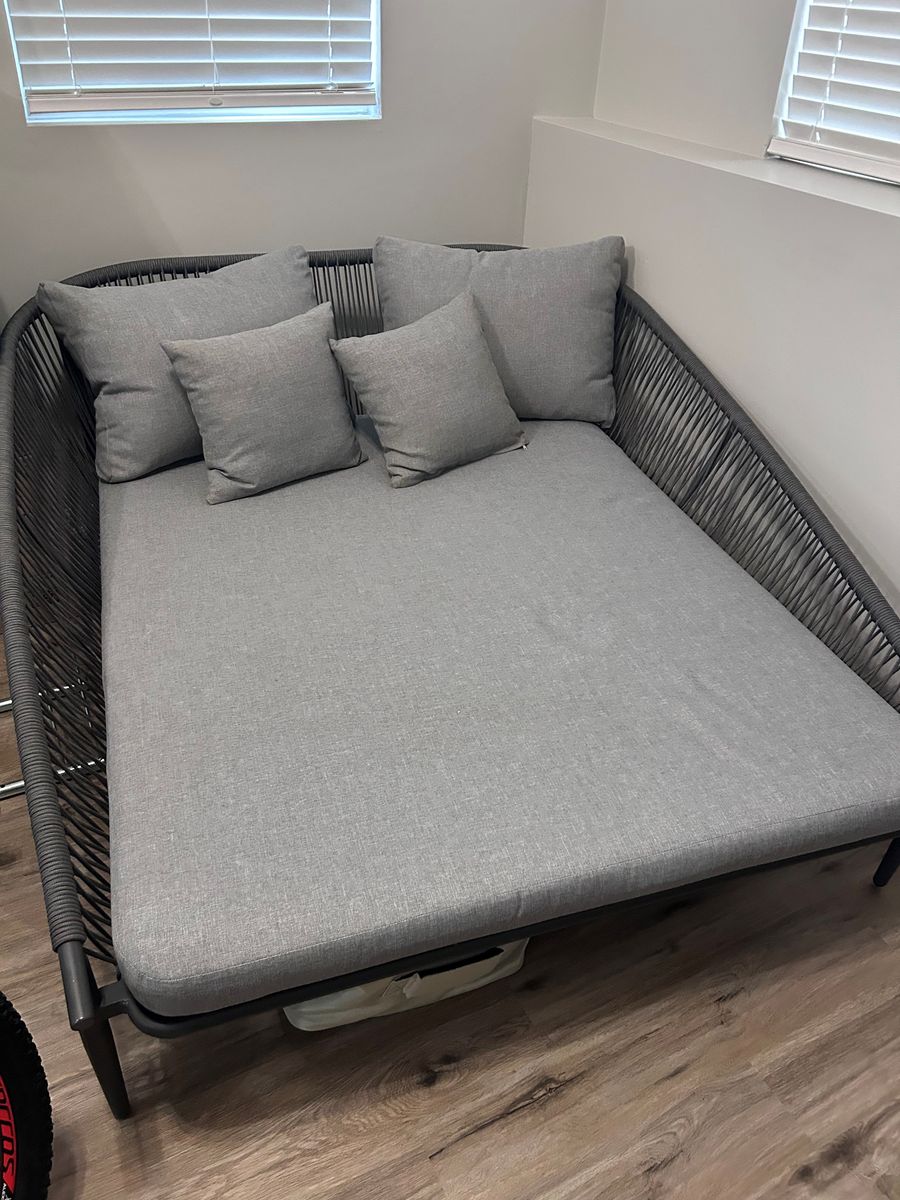 Patio bed