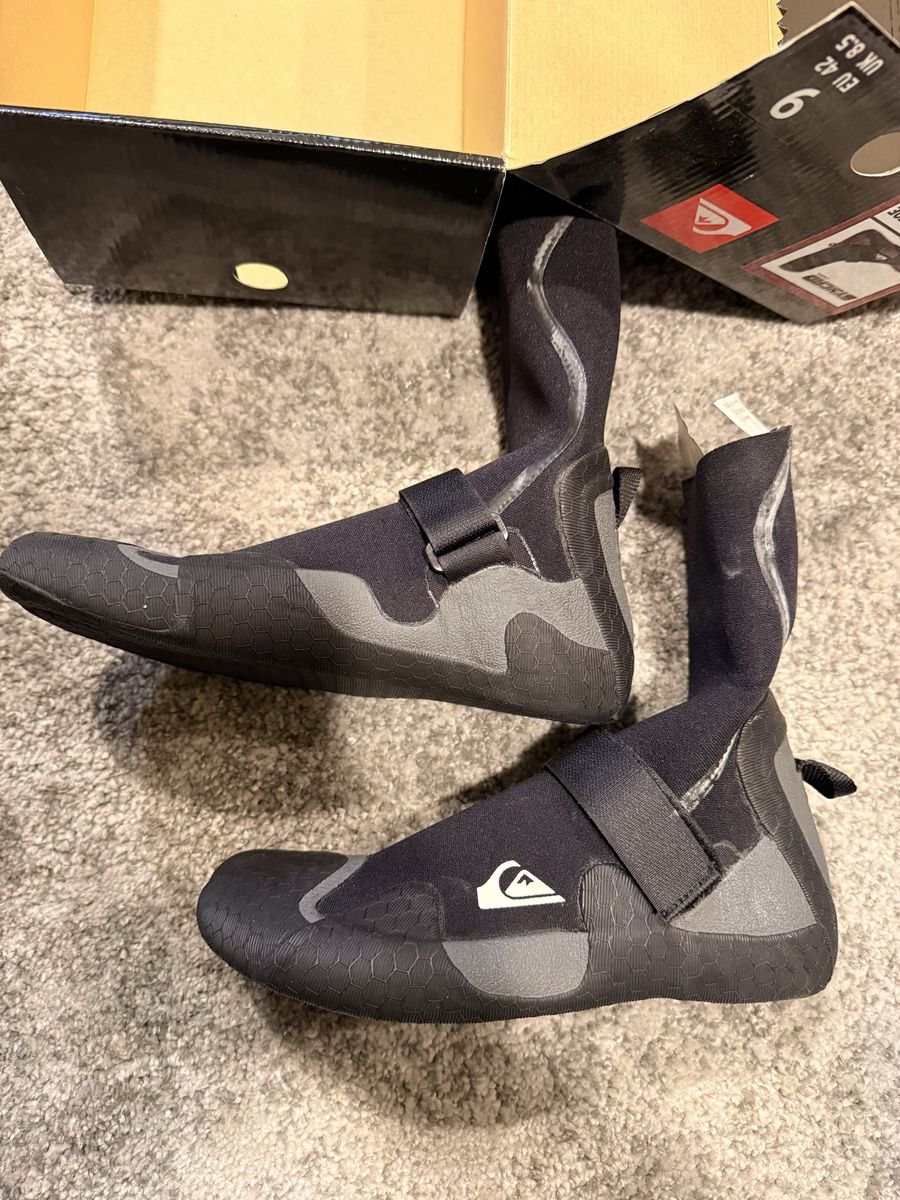 Quiksilver Syncro Series 3mm Split Toe Wetsuit Boots Size 9 Men's Water Shoes