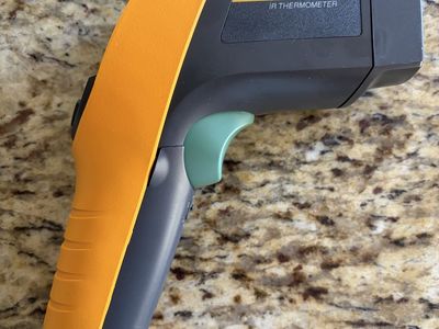 Fluke 561 HVAC Infrared Thermometer