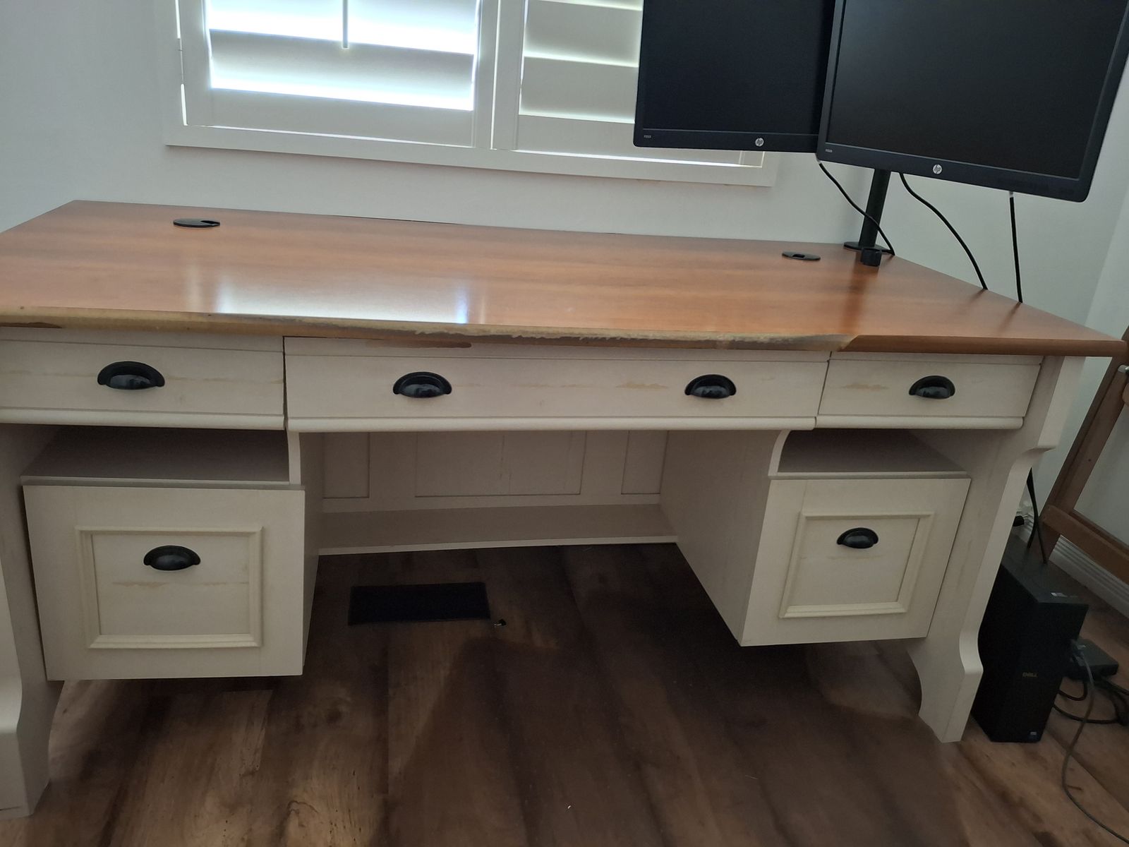Christopher Lowell Shore Collection: Executive Desk