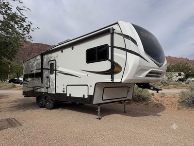 Keystone Sprinter 25ML Fifth Wheel - Turnkey, Solar, Hitch, & Extras Included!
