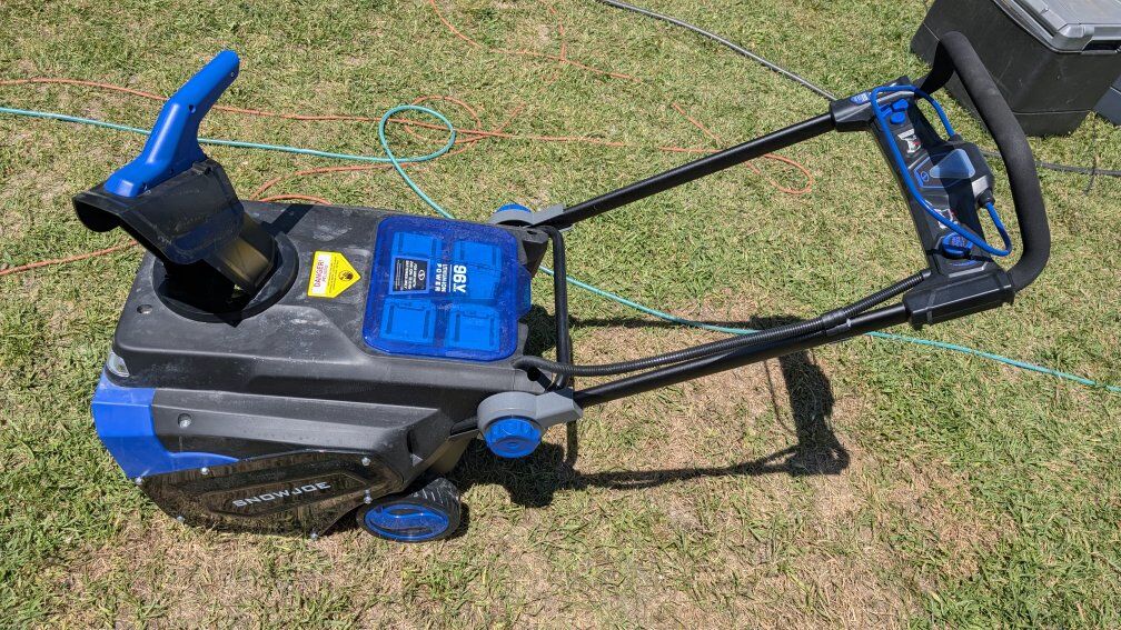 SnowJoe Snow Blower 96V with batteries