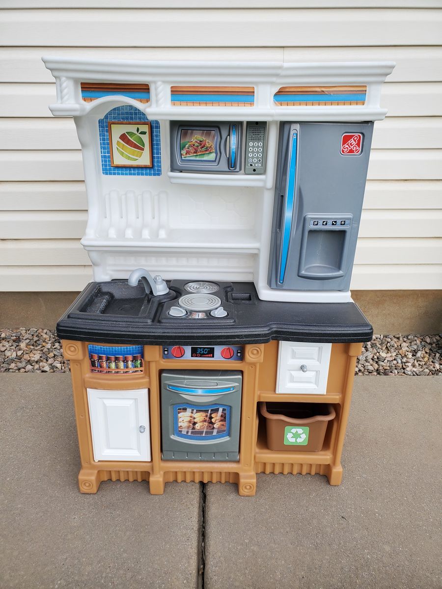 Step 2 Kitchen