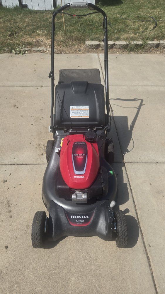 Honda hrn216 lawn mower