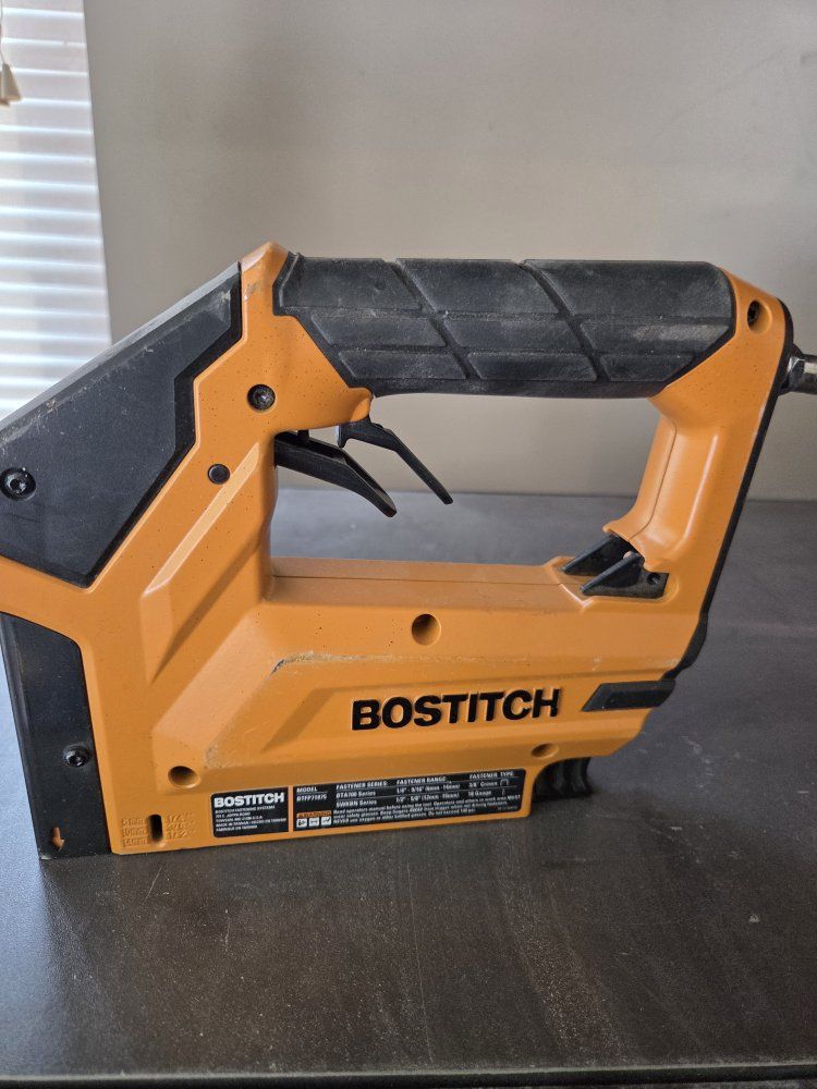 BOSTITCH BTFP71875 18 GA 3/8" Crown Stapler - BTA700 & SWKBN Series Fasteners