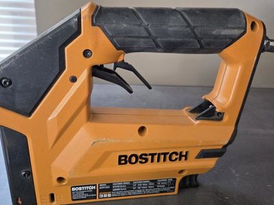 BOSTITCH BTFP71875 18 GA 3/8" Crown Stapler - BTA700 & SWKBN Series Fasteners