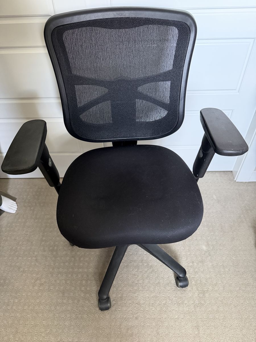 Black Mesh Back Ergonomic Office Chair with Adjustable Arms and Base