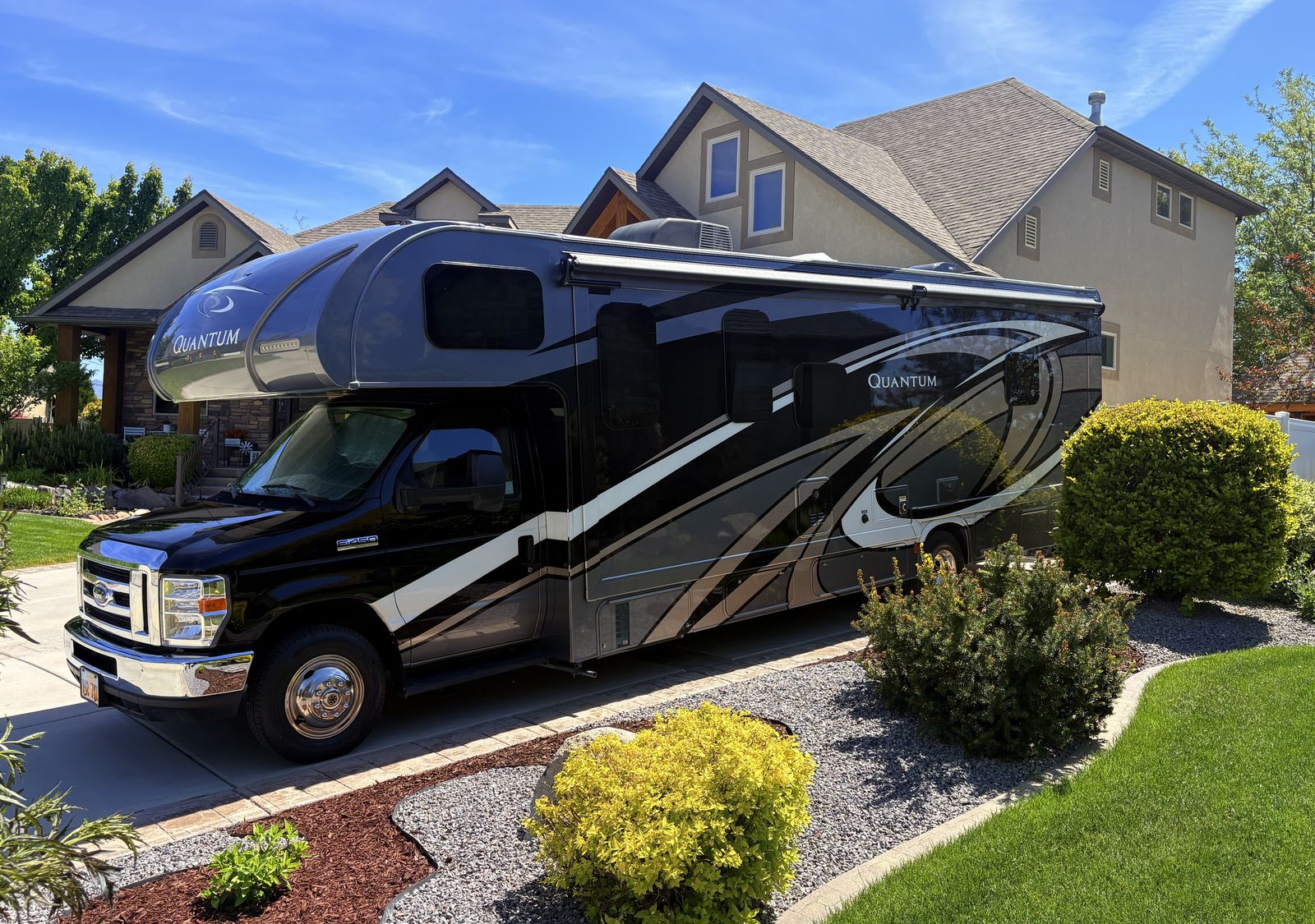 Georgeous 2019 Thor Motor Coach Quantum WS31