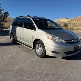 2009 Toyota Sienna LE 8-Passenger