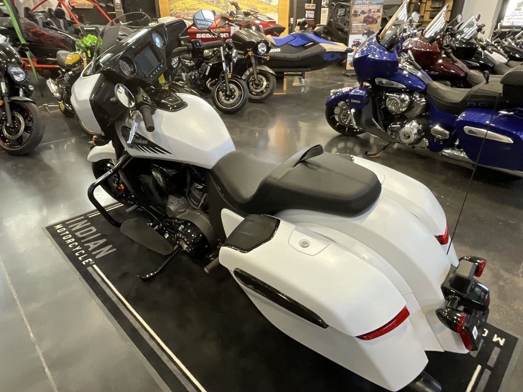 2025 Indian Motorcycle® Chieftain® PowerPlus Dark Horse w/PowerBand Audio Ghost White Metallic Smok