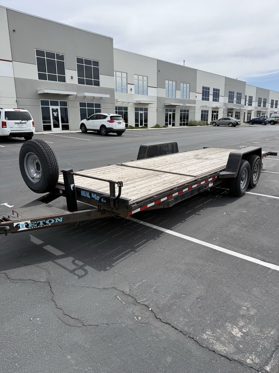 24’ Heavy Duty Tilt Deck Trailer