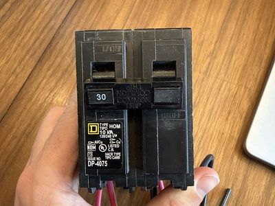 Square D HOM230 30 Amp 2-Pole Circuit Breaker 120/240V