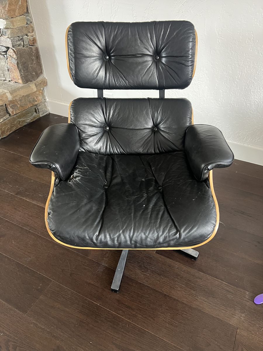 Vintage Eames Style Lounge Chair – Black Leather & Walnut