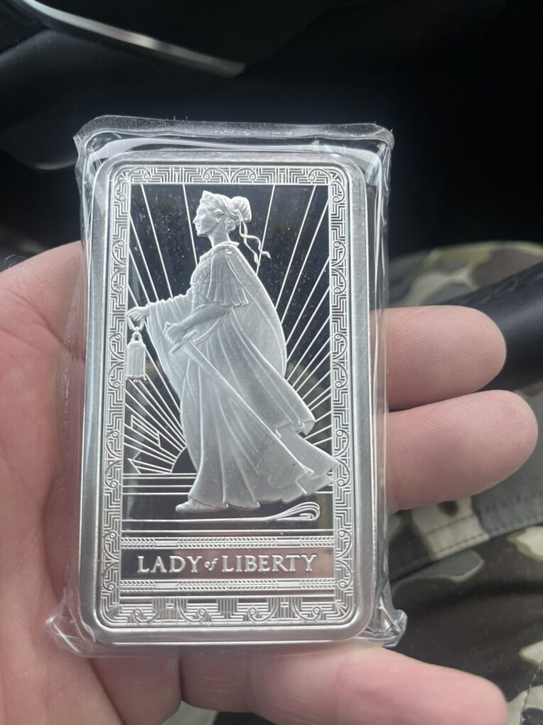 10 Oz pure Silver Bar  Lady Liberty  Mint New