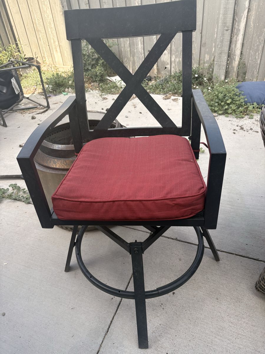 4 spinning chairs for $50 (reas description to know the condition)