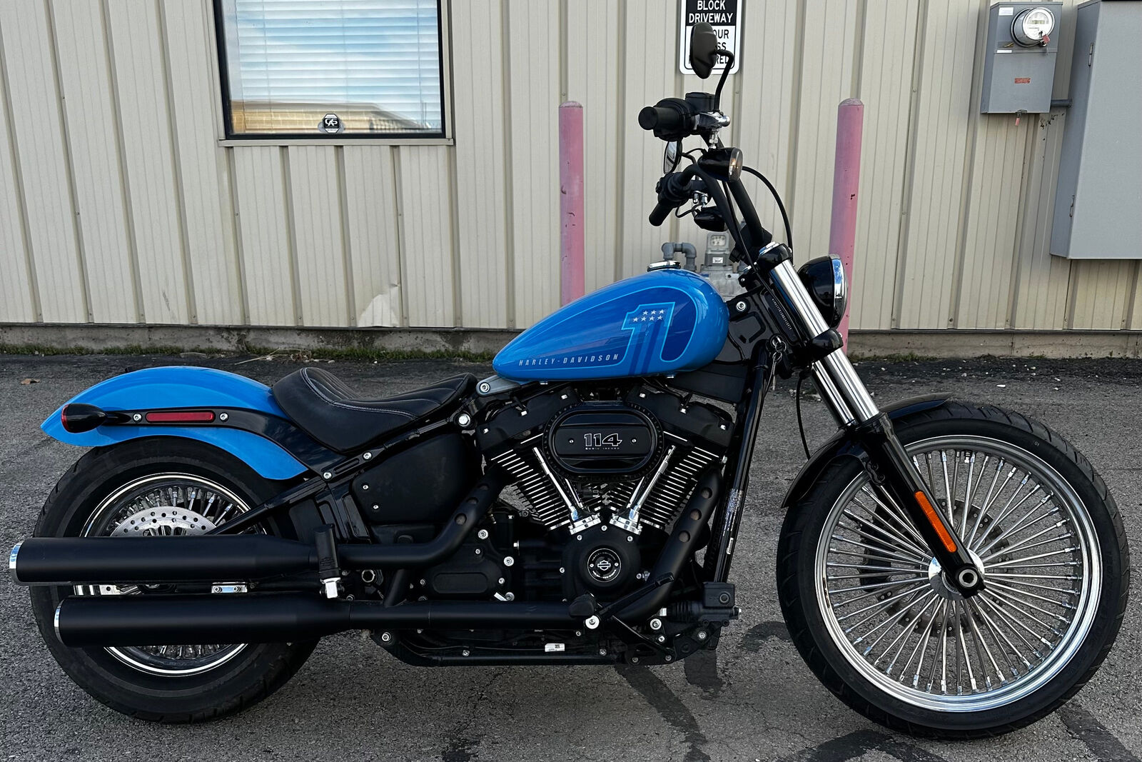2022 Harley Davidson Street Bob 114 - LOW MILES - Softail Cruiser