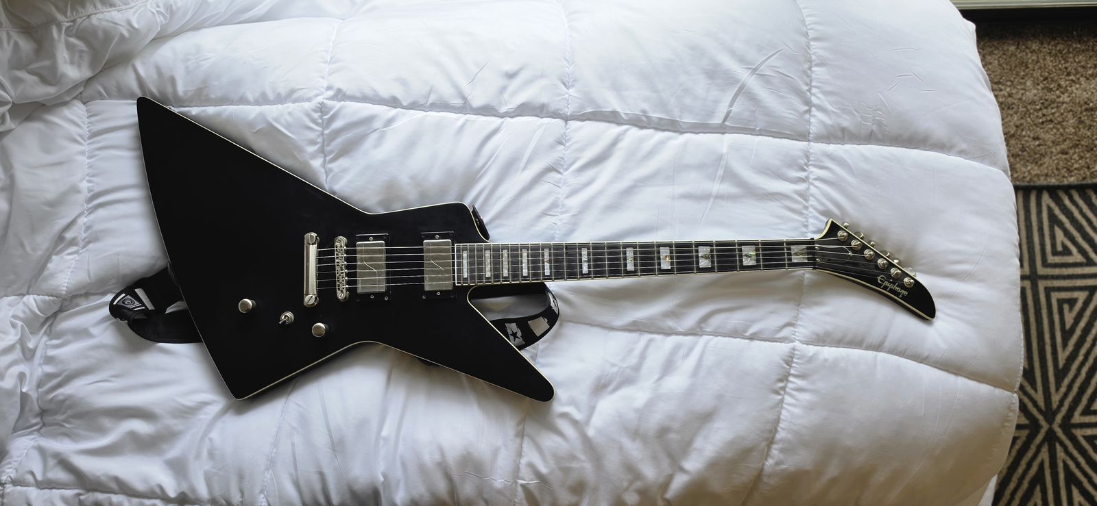 Epiphone Extura Prophecy matte black