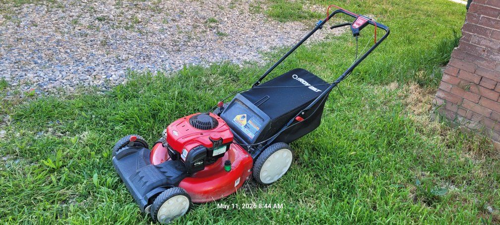 Troy bilt self propelled lawn mower.