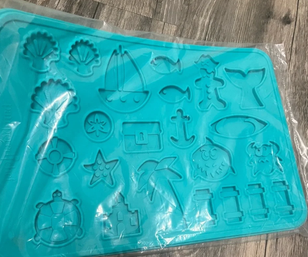 Pampered Chef Summer Cookie Mold Teal Silicone Baking Tray