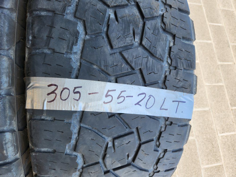 305/55r20 toyo open country at