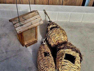 Wooden Bird Feeder & 3 Woven Grass Bird Nests - Outdoor Garden Decor Set