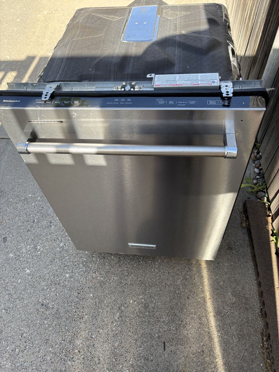 Kitchen aid Dishwasher
