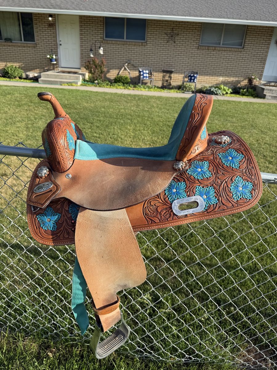 Hilason 16” Barrel Saddle with Flex Tree - Floral Tooled Leather & Aqua Inlay