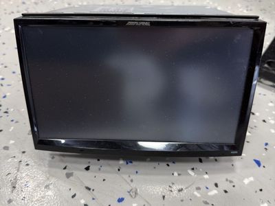 Alpine X009 stereo