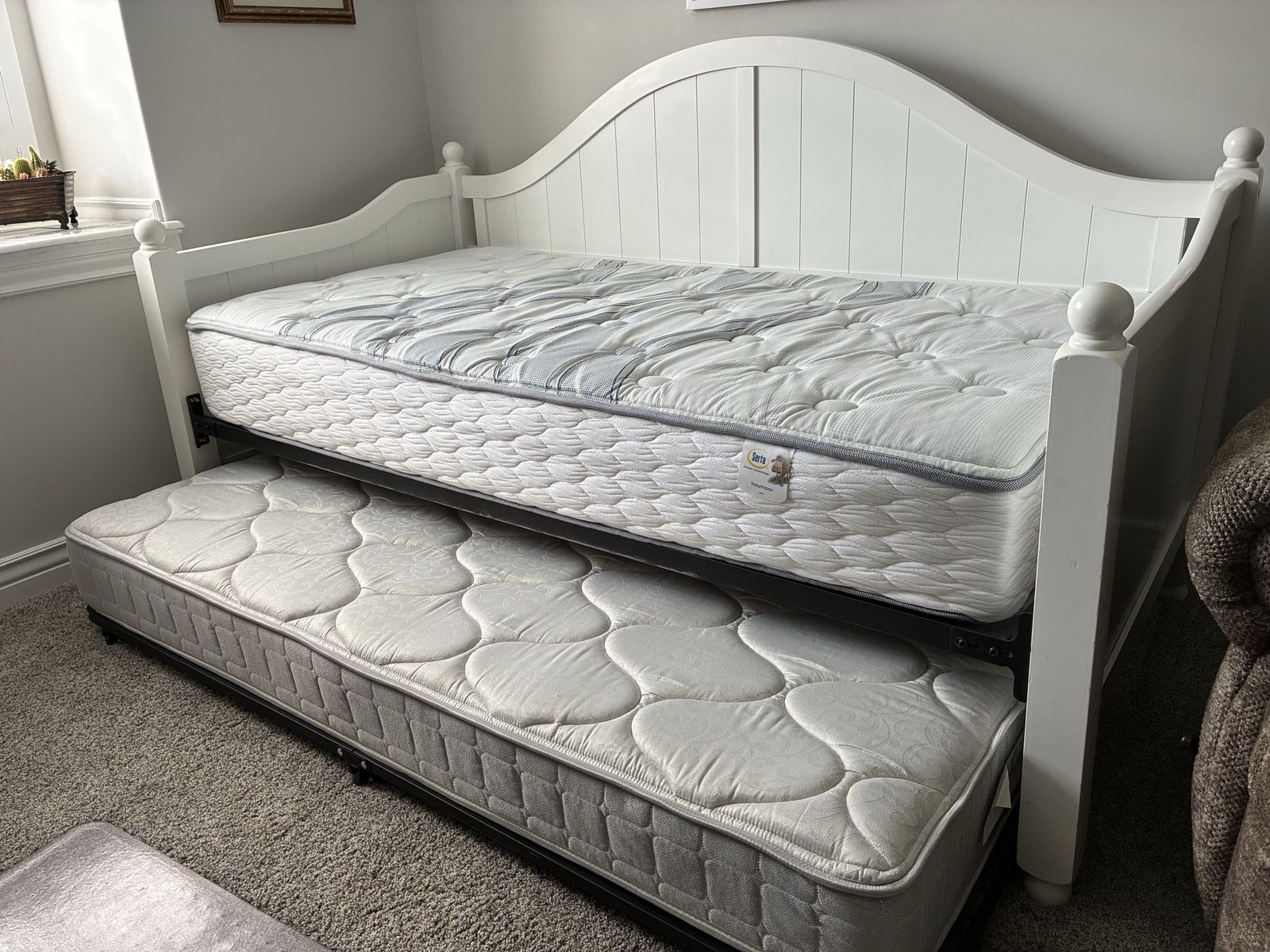 White Wood Daybed with Trundle and Mattresses