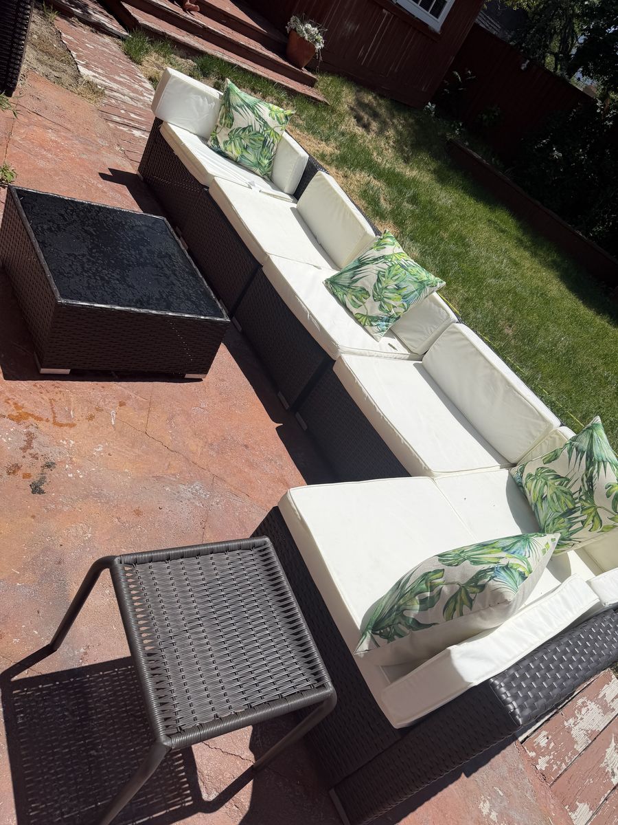 Outdoor furniture sectional