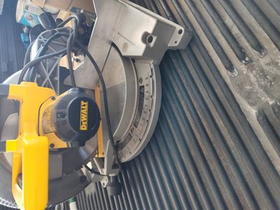 DeWalt Saw