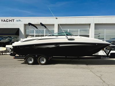 2013 26' Sea Ray 260 Sundeck Bowrider